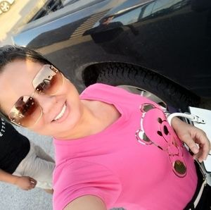 Meet your Posher, Yaima